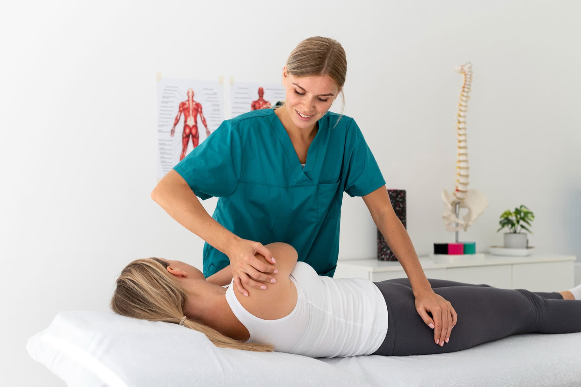 Chiropractic adjustment for pain relief at Eatontown, NJ chiropractic clinic.
